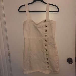 Fun little white dress!